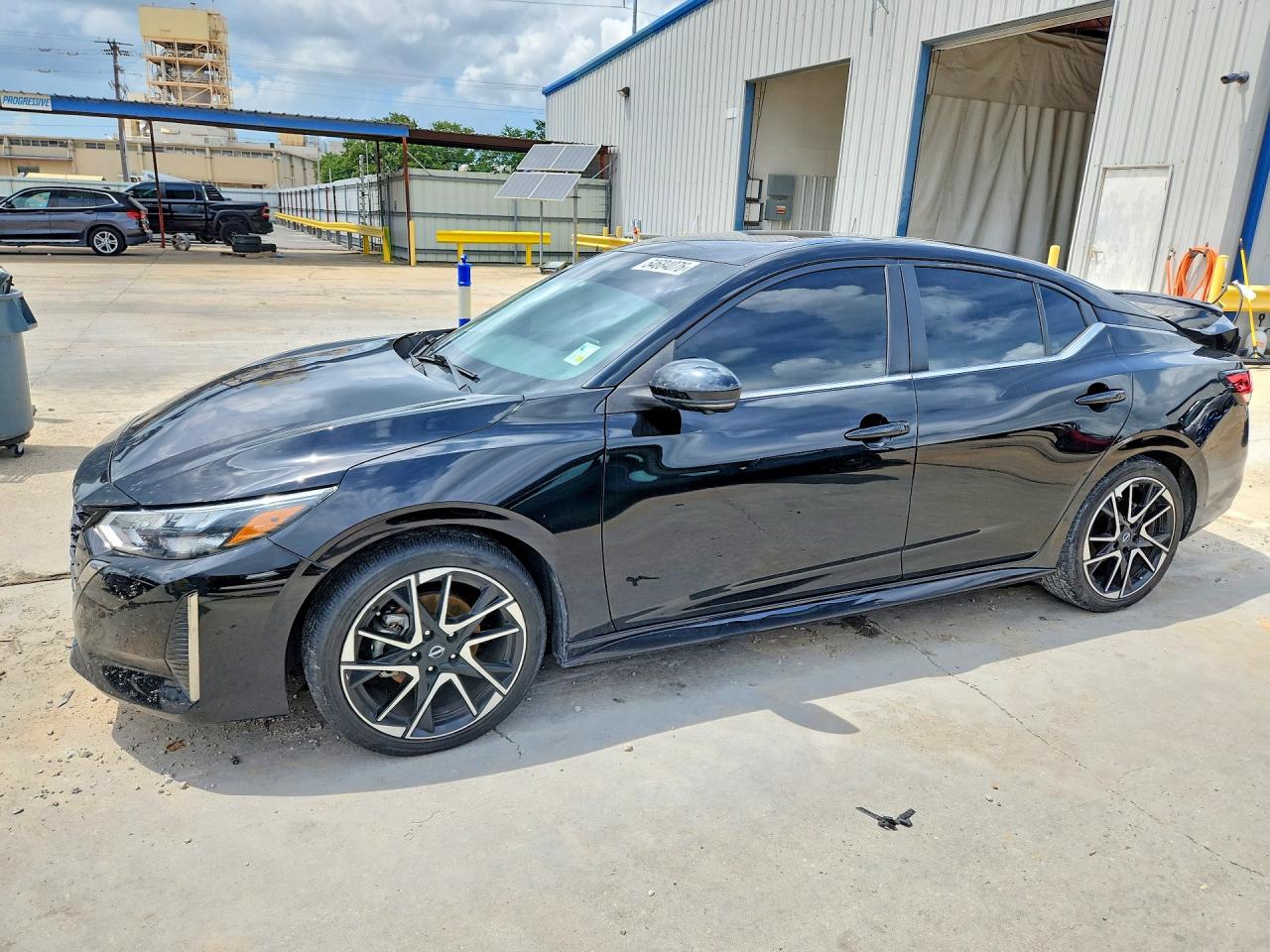 Salvage Nissan Sentra Image