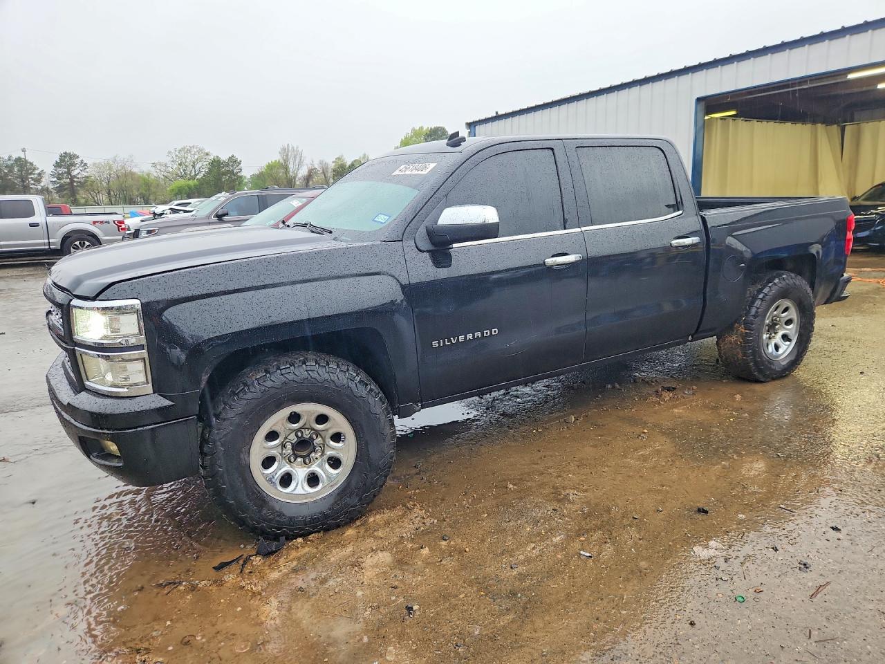 Salvage Chevrolet Silverado Image