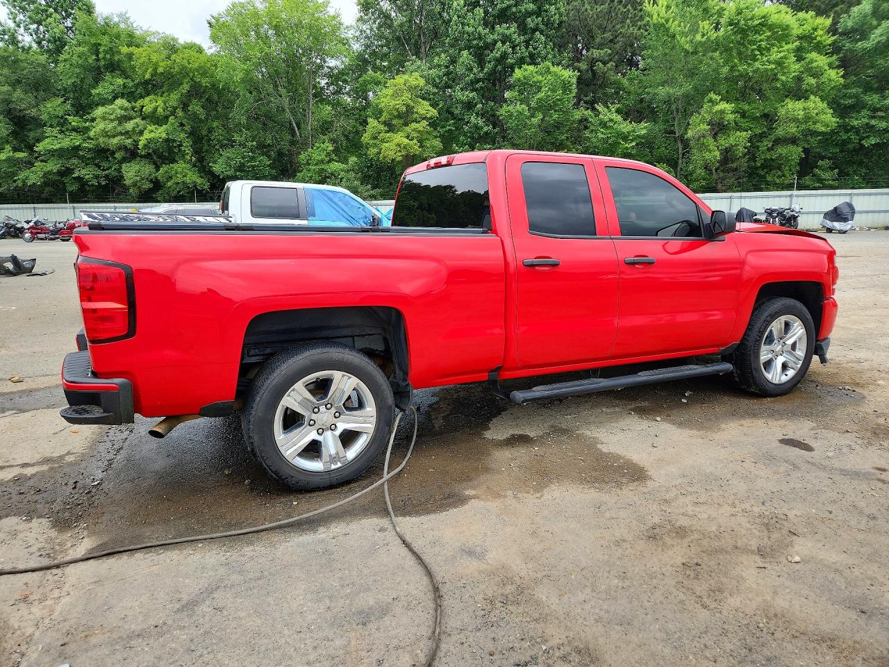 Chevrolet Silverado C1500 Custom