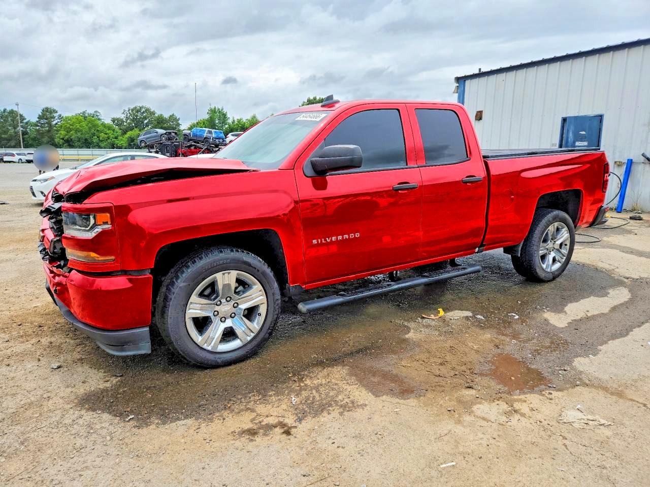 Salvage Chevrolet Silverado Image