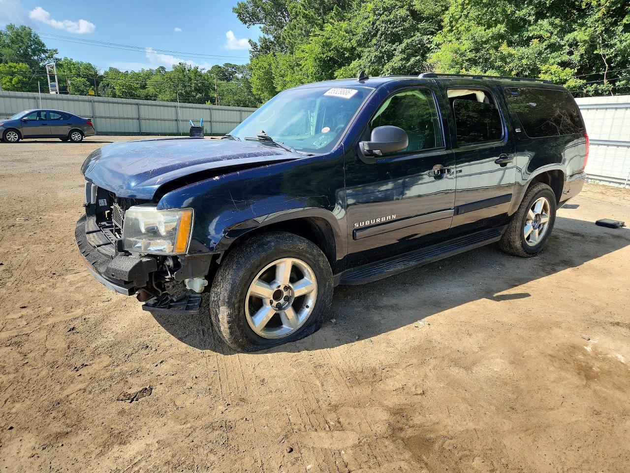 Salvage Chevrolet Suburban Image