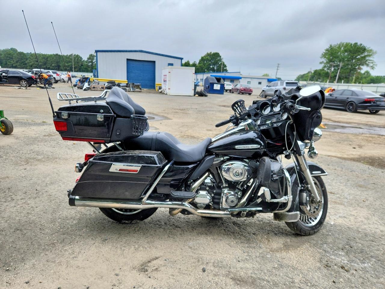 Salvage Harley-Davidson Fl Image