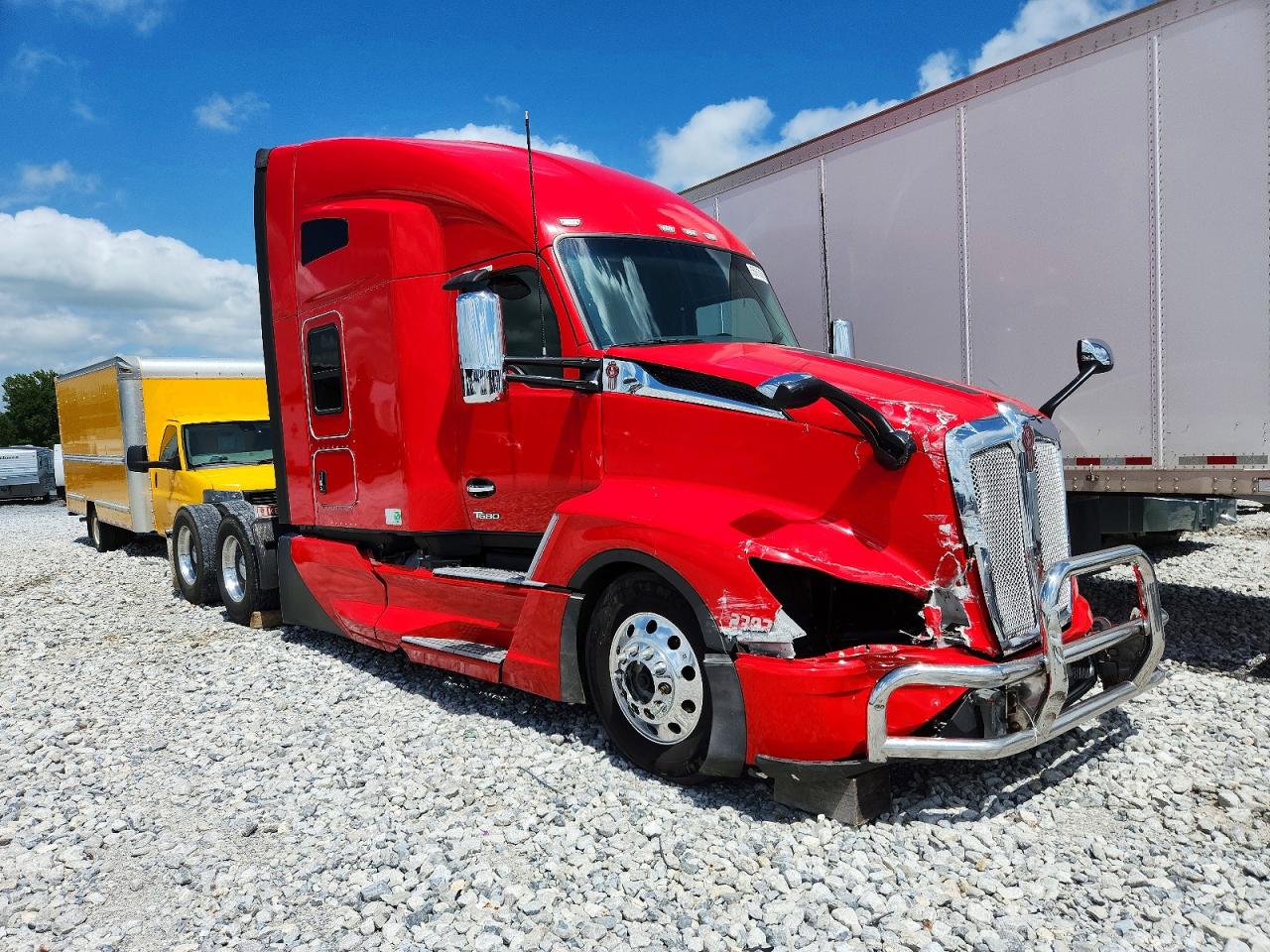 Salvage Kenworth Construction Image