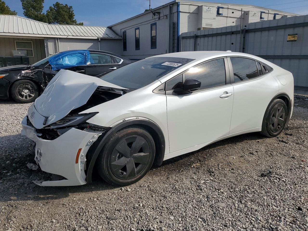 Salvage Toyota Prius Image