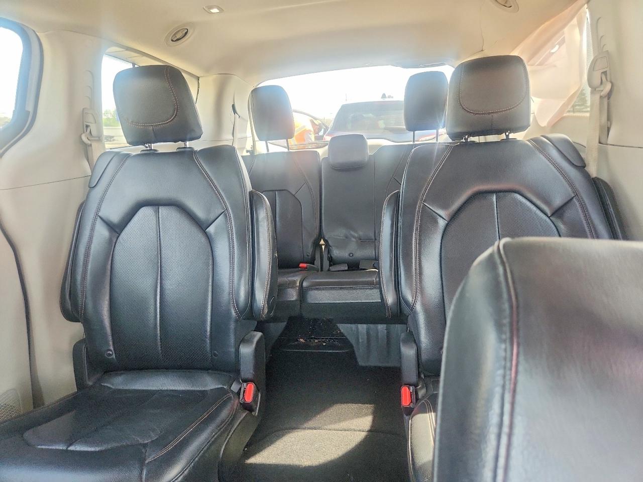 Chrysler Pacifica Touring L