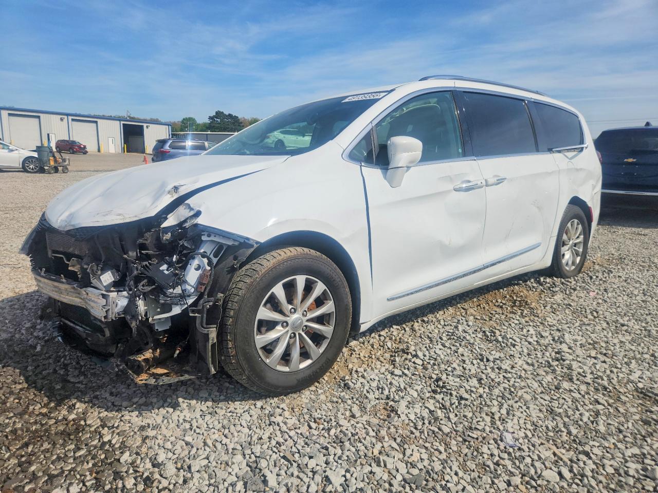 Salvage Chrysler Pacifica Image