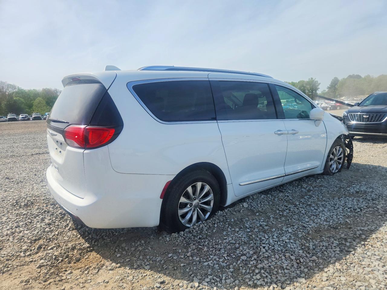 Chrysler Pacifica Touring L