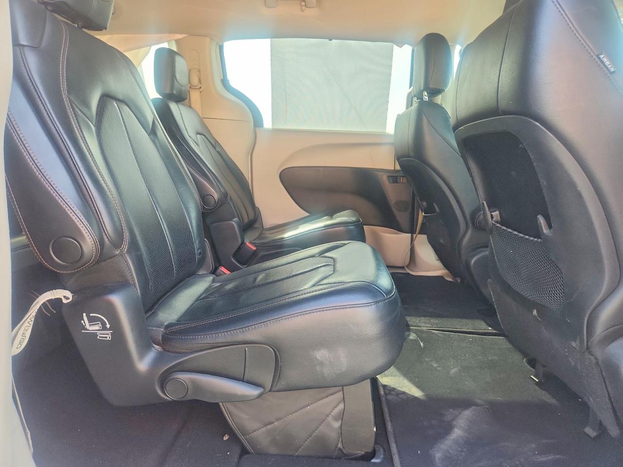 Chrysler Pacifica Touring L
