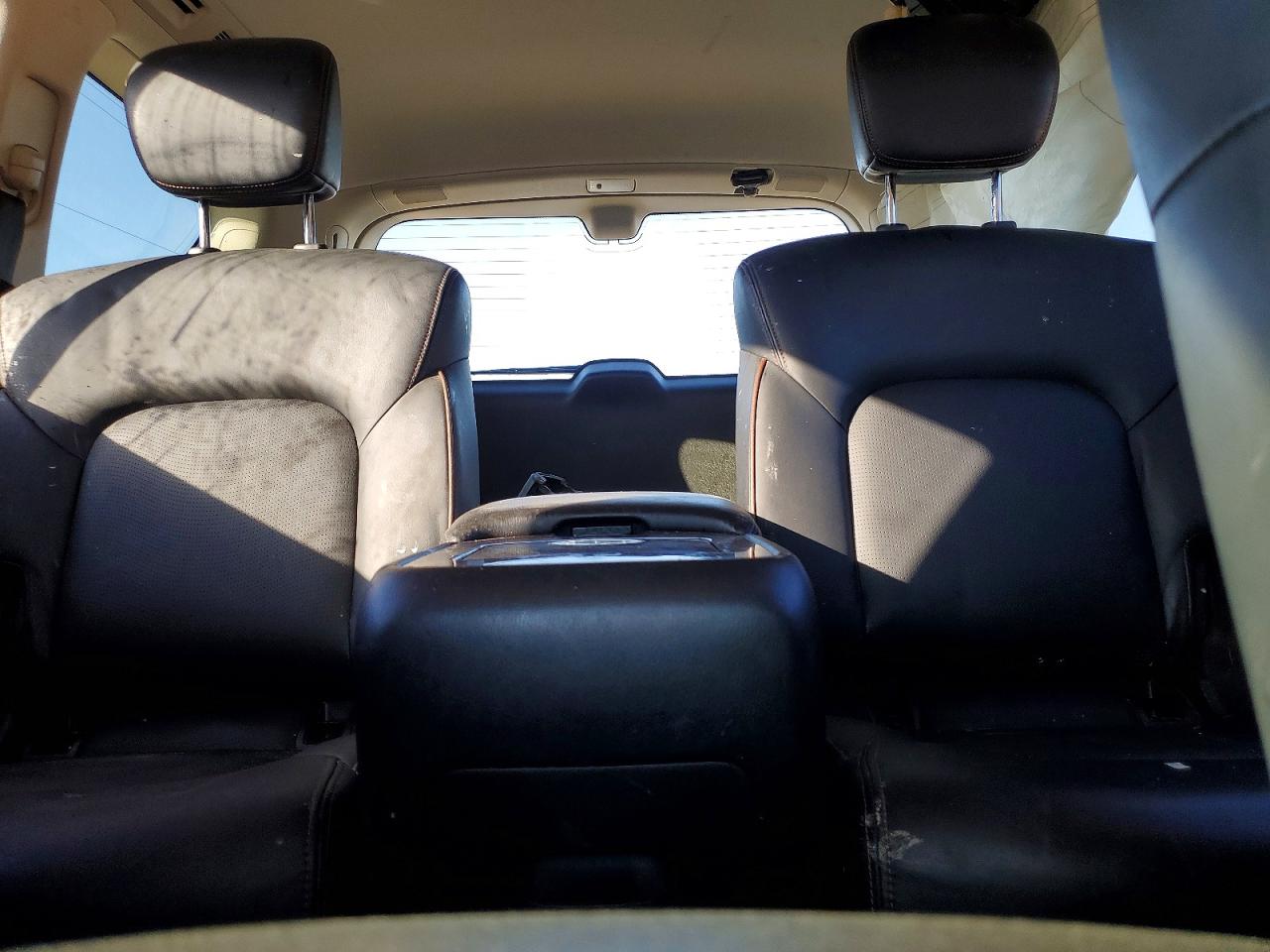 Nissan Armada Platinum