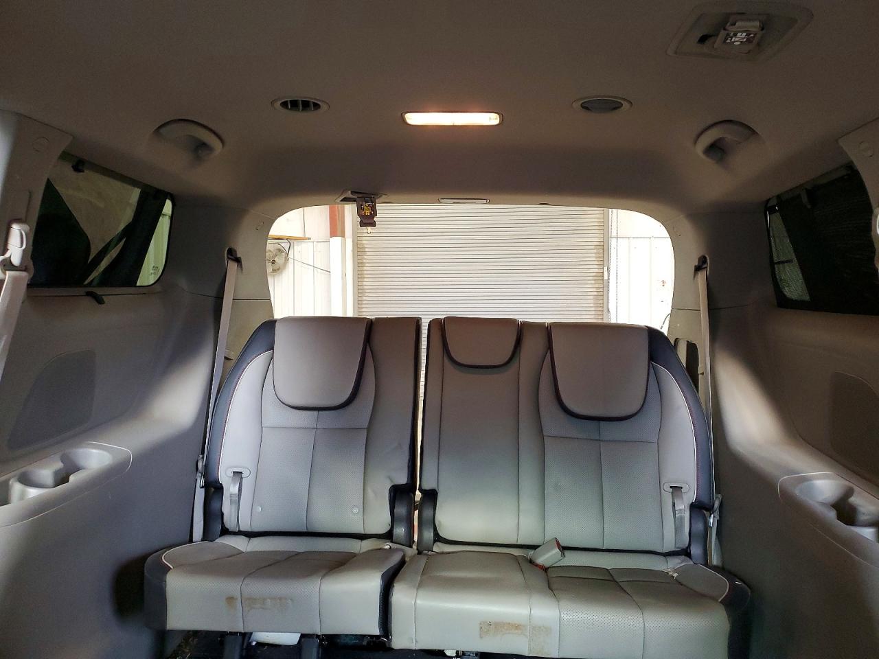 Kia Sedona Lx