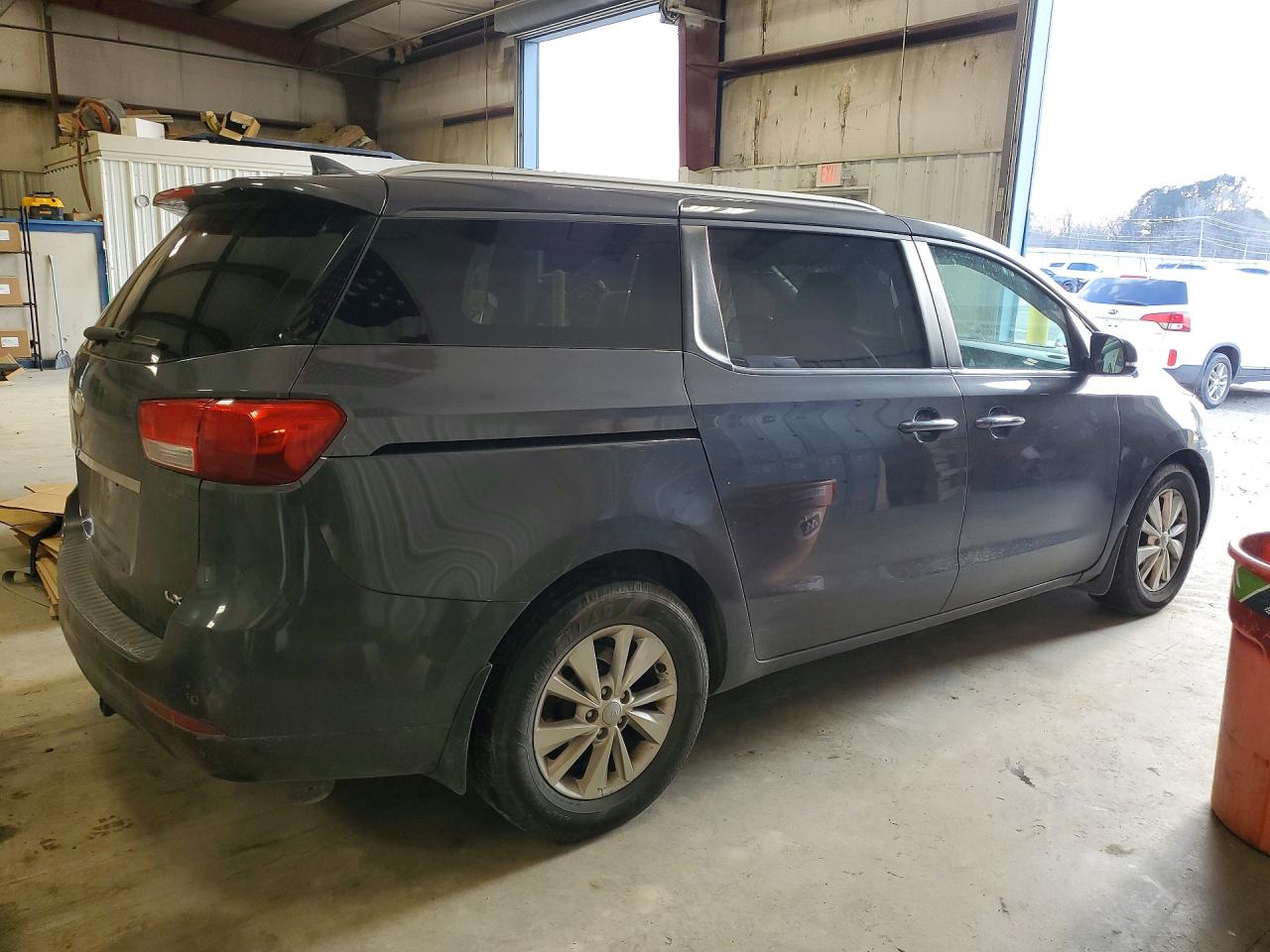 Kia Sedona Lx