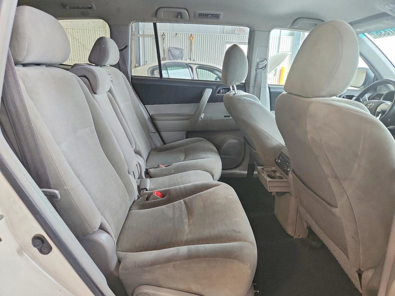 Toyota Highlander Base