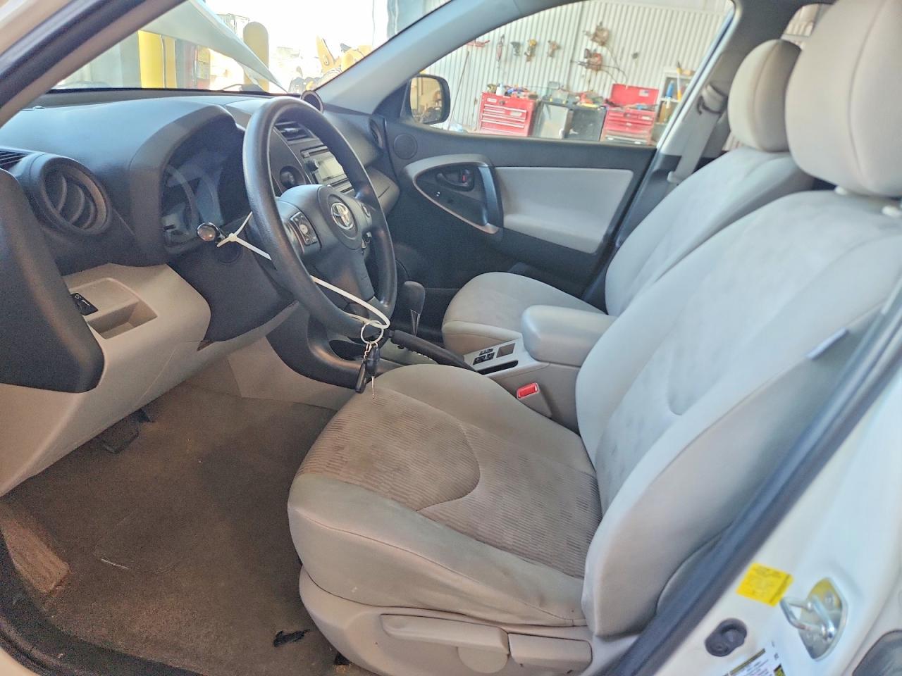 Toyota RAV4 Base