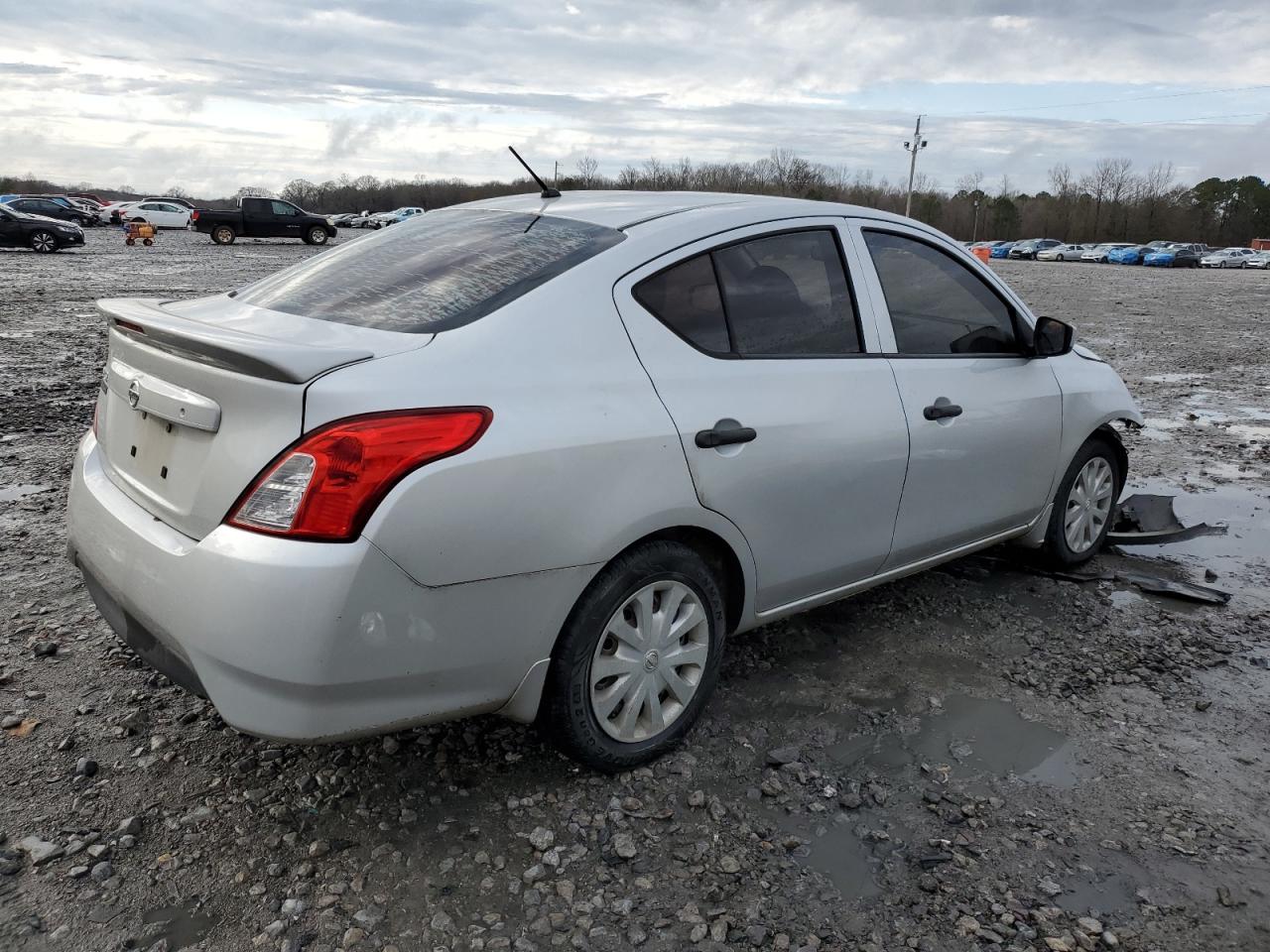 Nissan Versa S