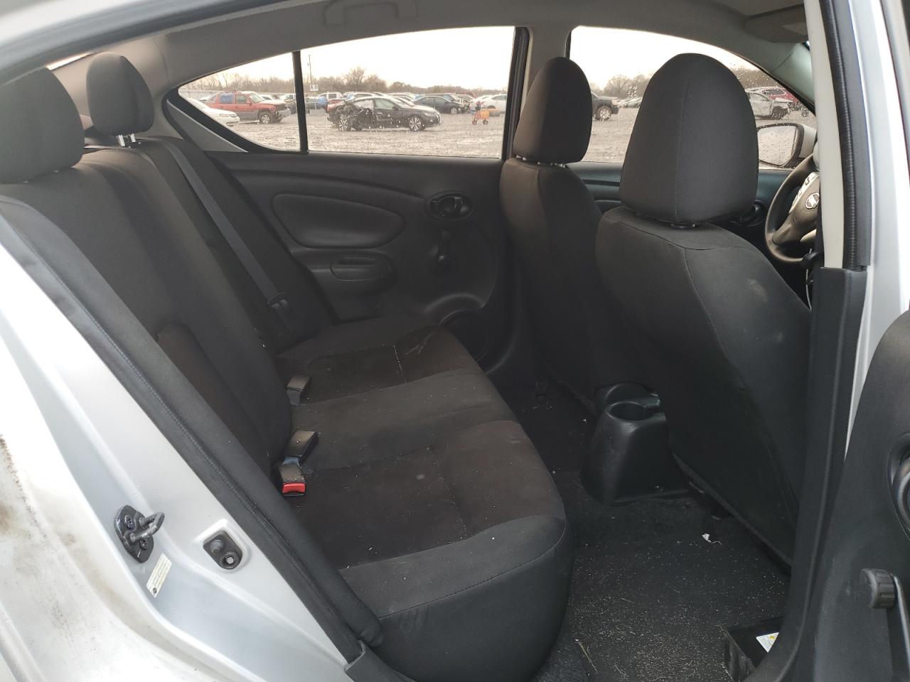 Nissan Versa S