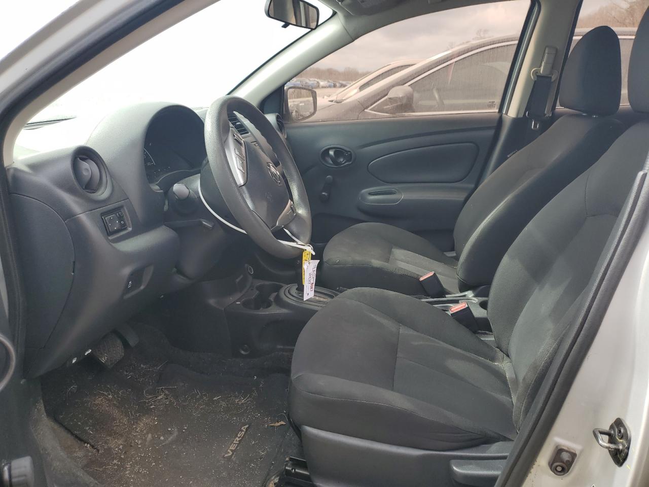 Nissan Versa S