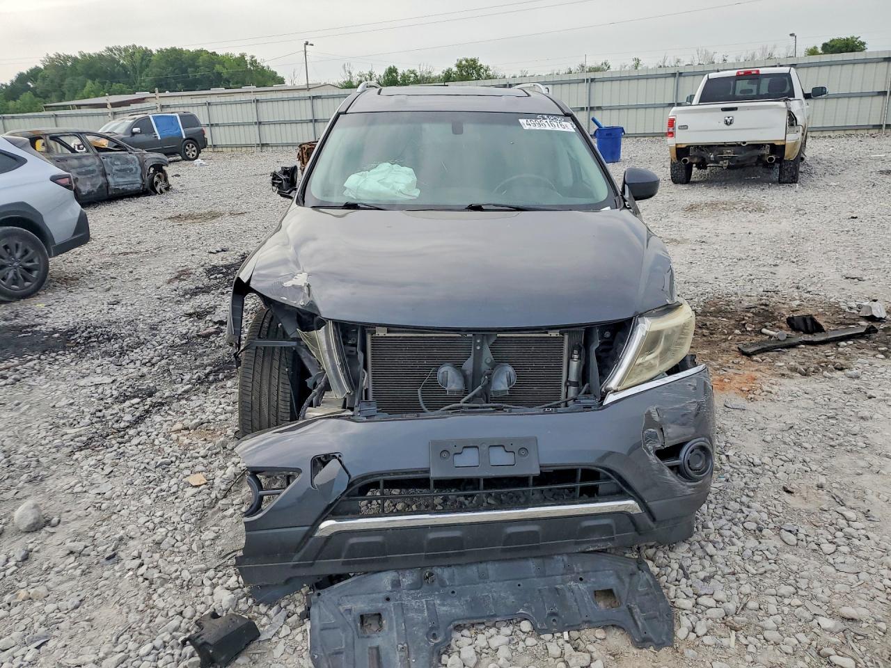 Nissan Pathfinder S