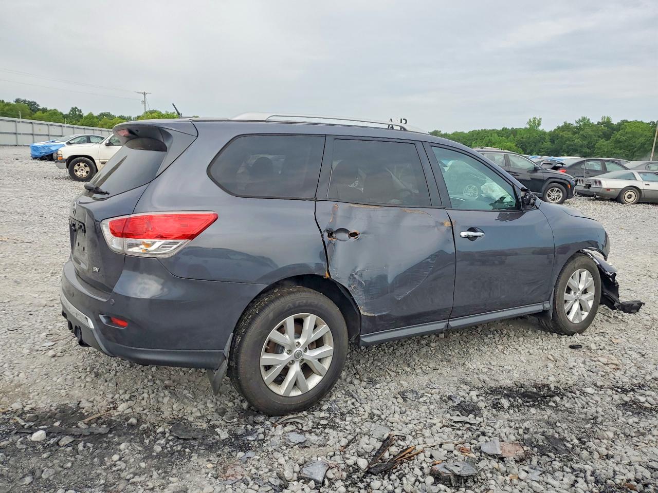 Nissan Pathfinder S