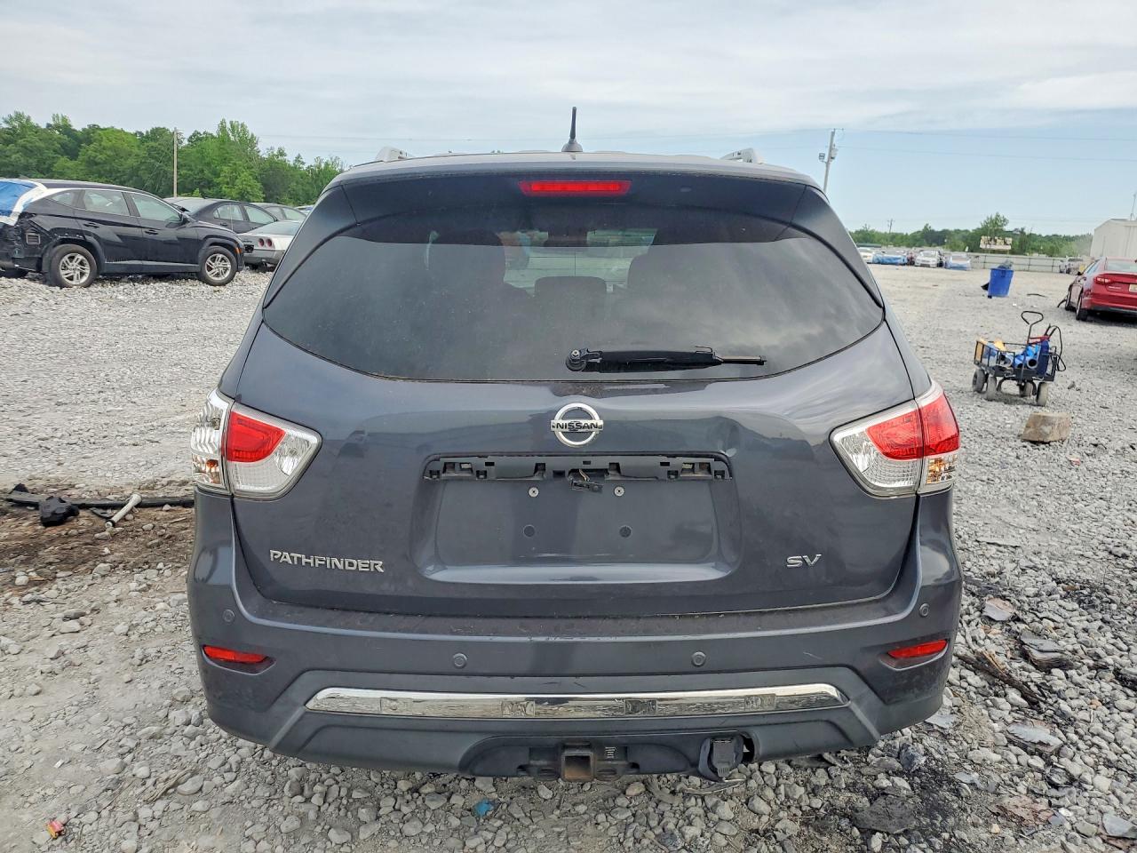 Nissan Pathfinder S