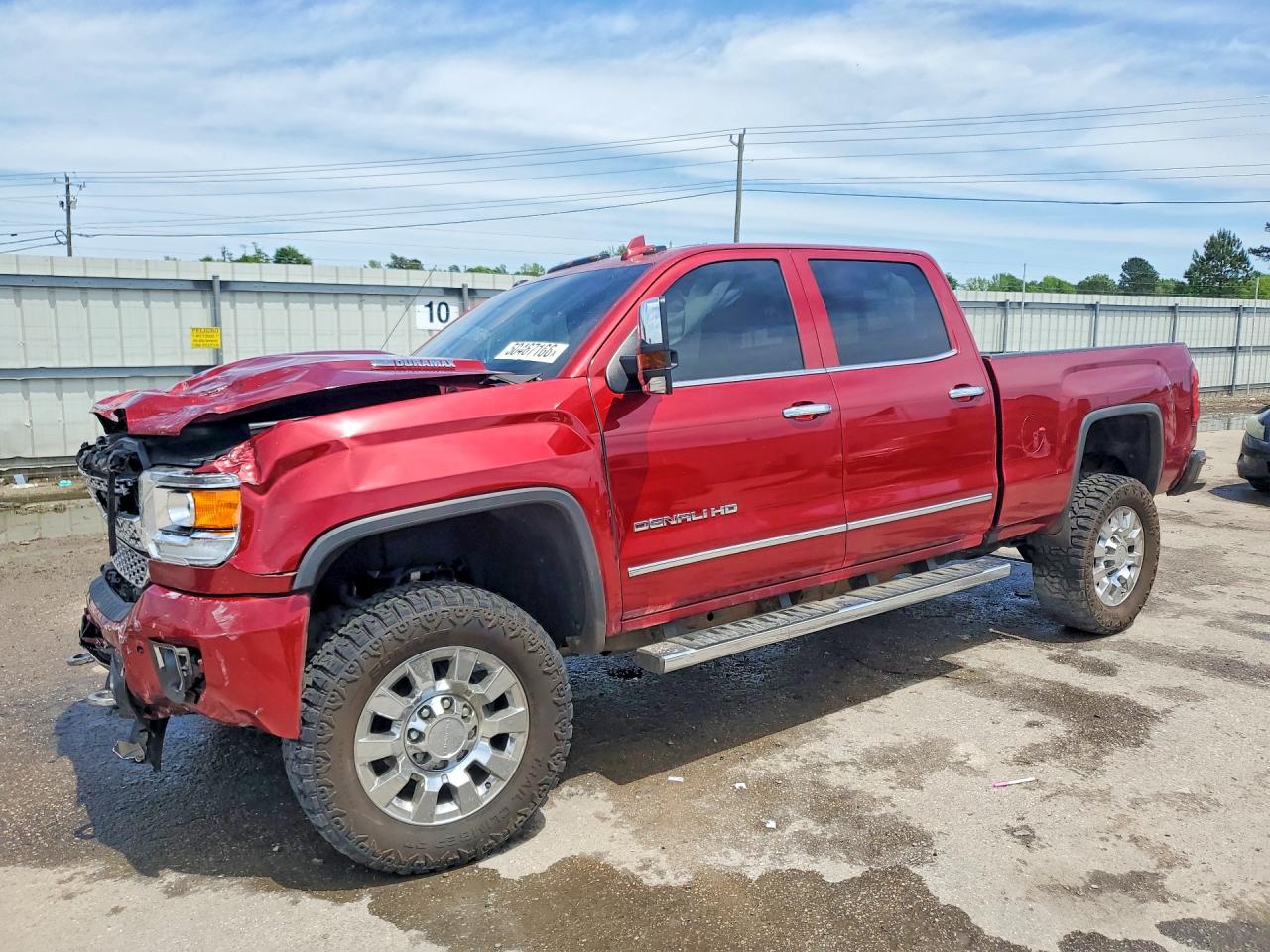 Salvage GMC Sierra Image