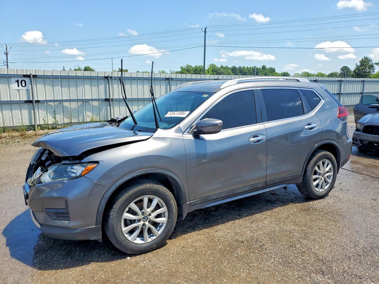 Salvage Nissan Rogue Image