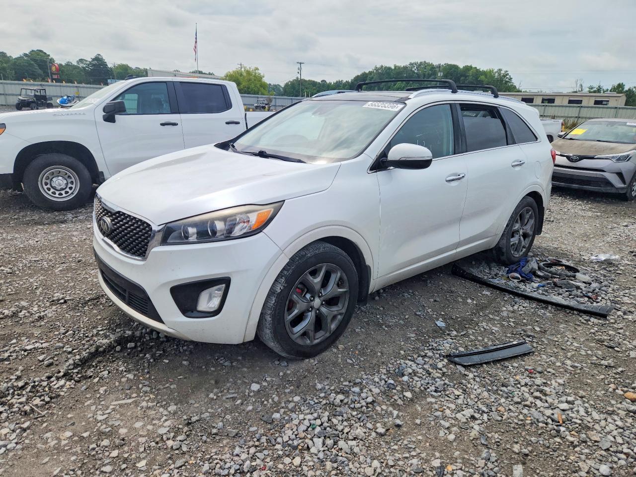 Salvage Kia Sorento Image