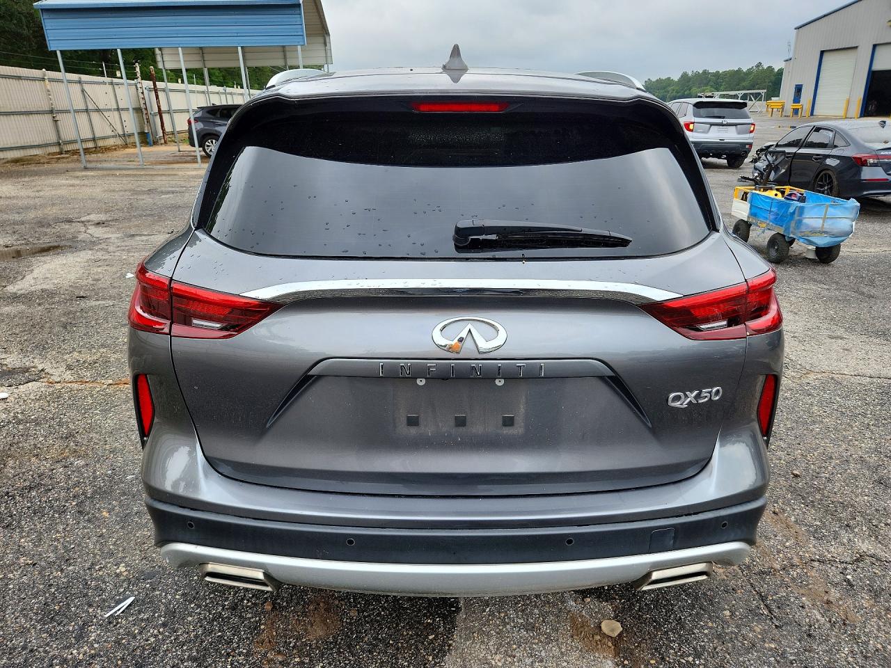 INFINITI Qx Essential