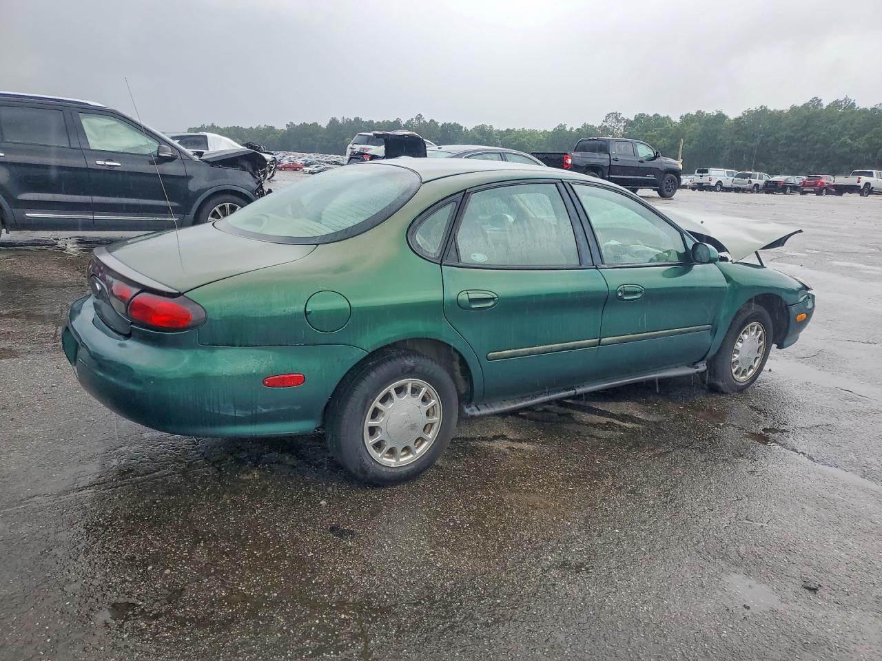 Ford Taurus Se
