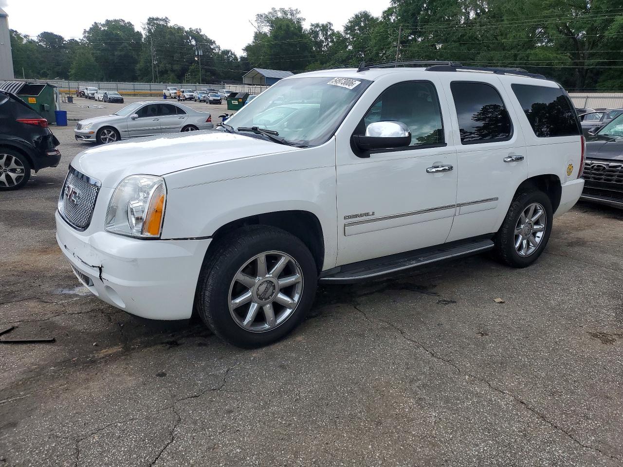 Salvage GMC Yukon Image