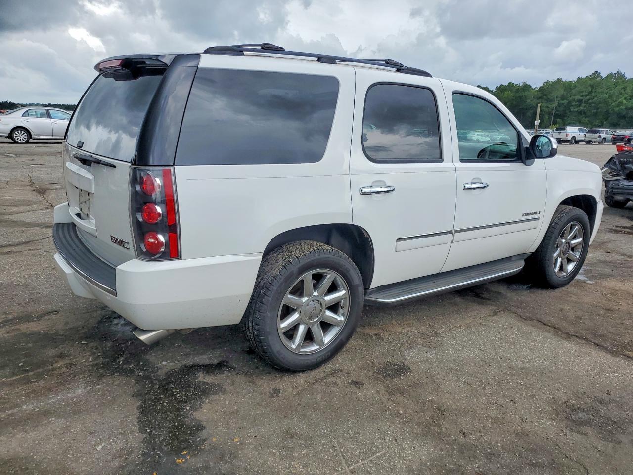 GMC Yukon Denali