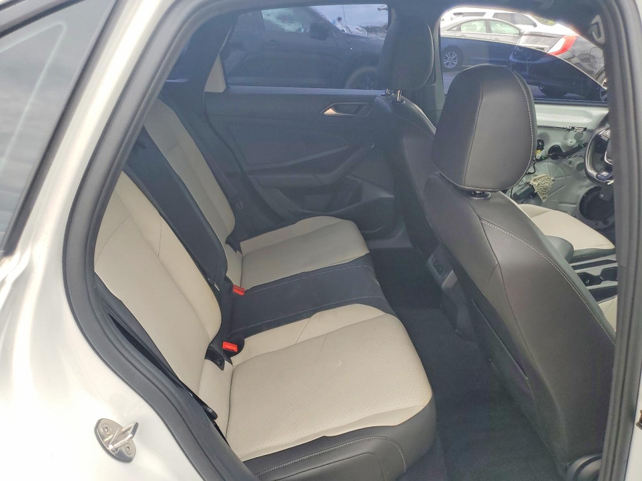 Volkswagen Jetta S