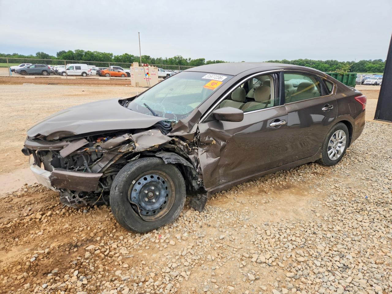 Salvage Nissan Altima Image