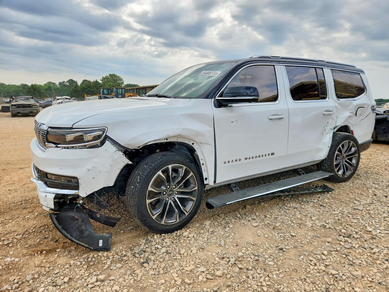 Salvage Jeep Grand Wagoneer Image
