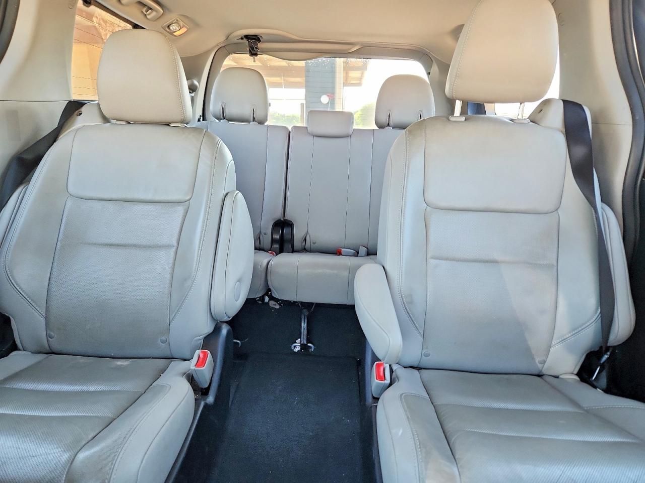 Toyota Sienna Limited 7-passenger