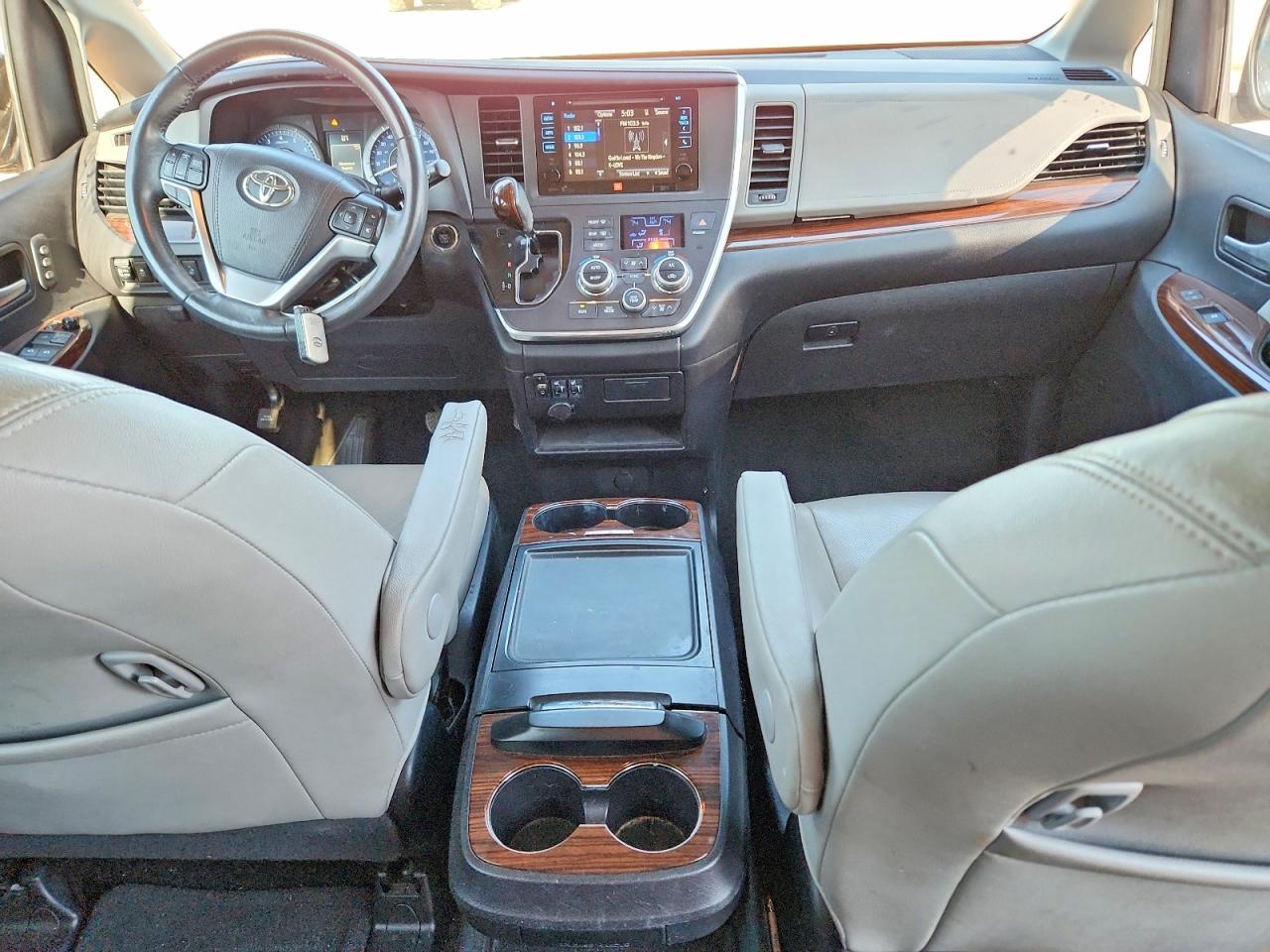 Toyota Sienna Limited 7-passenger