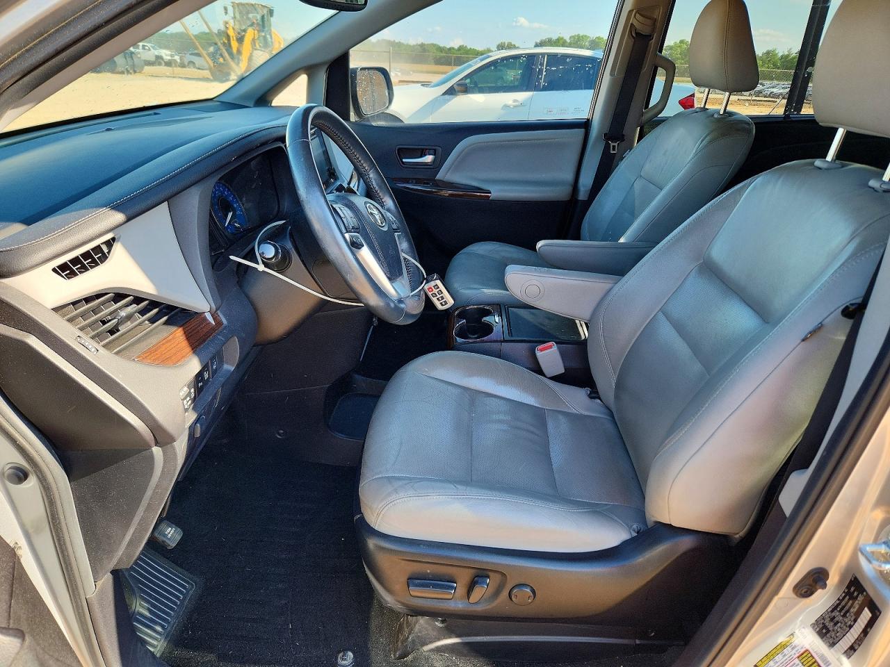 Toyota Sienna Limited 7-passenger