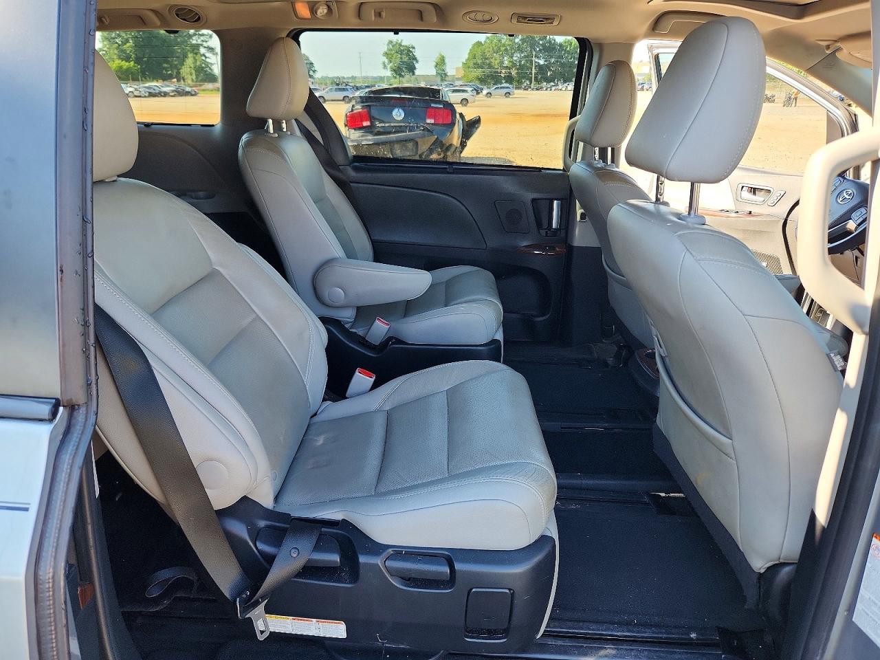 Toyota Sienna Limited 7-passenger