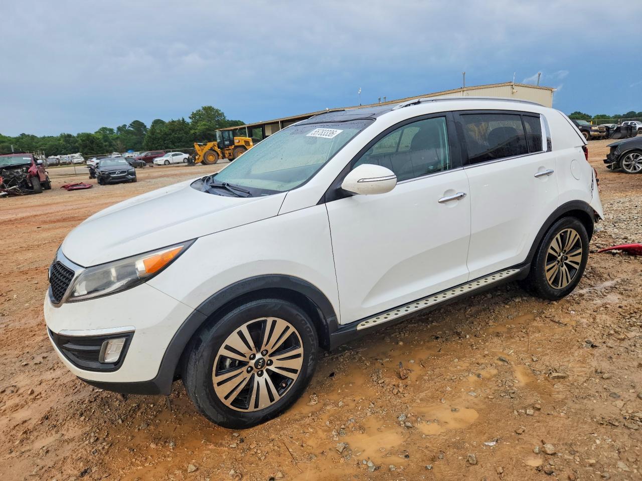 Salvage Kia Sportage Image