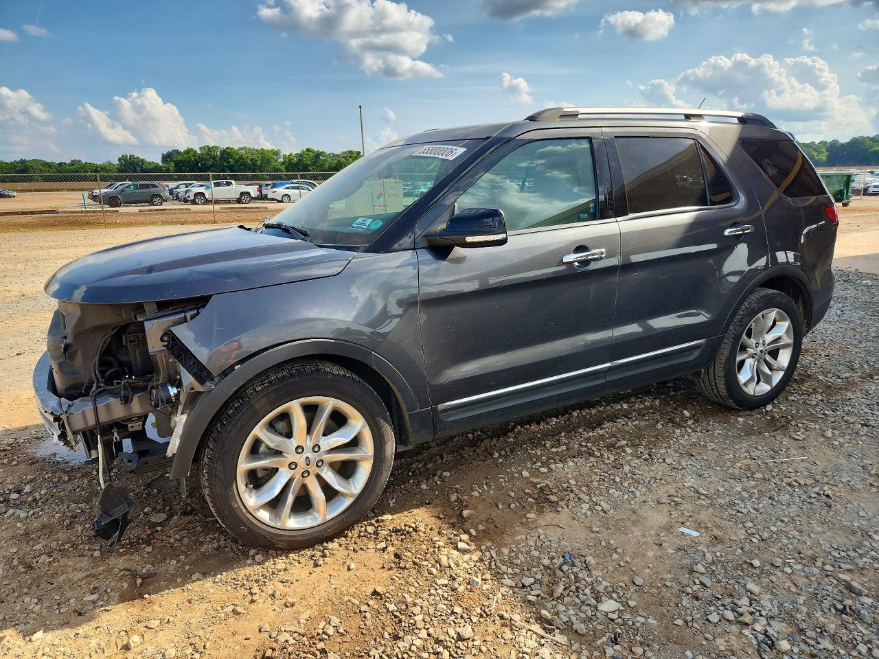 Salvage Ford Explorer Image