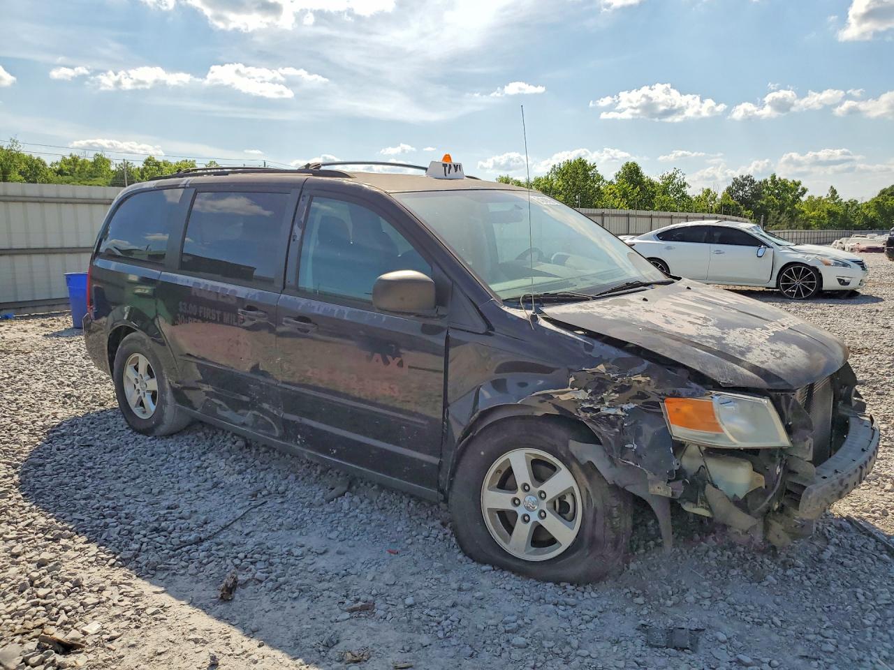 Dodge Caravan Hero