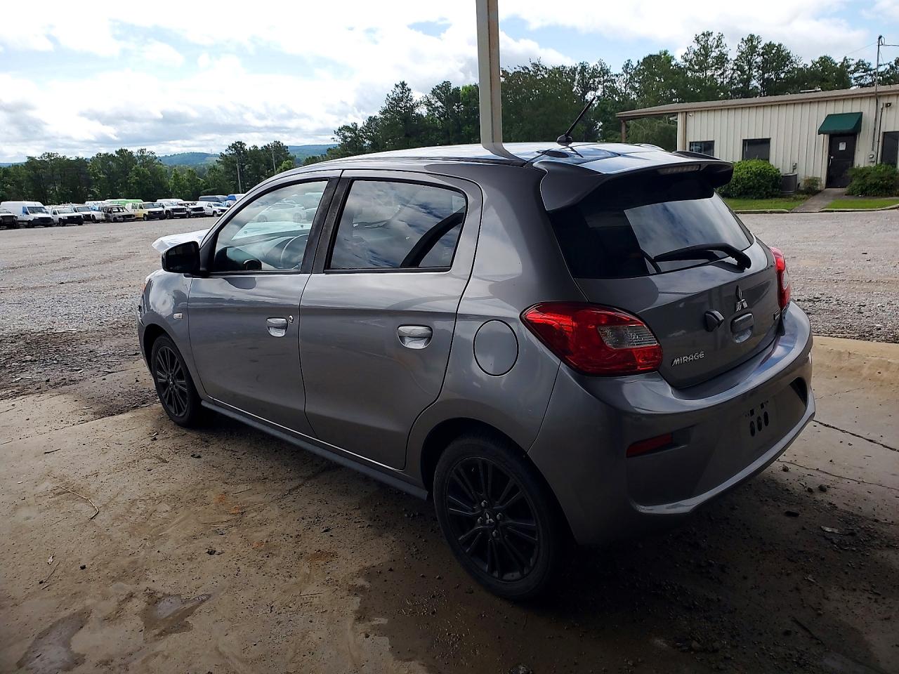 Mitsubishi Mirage Le