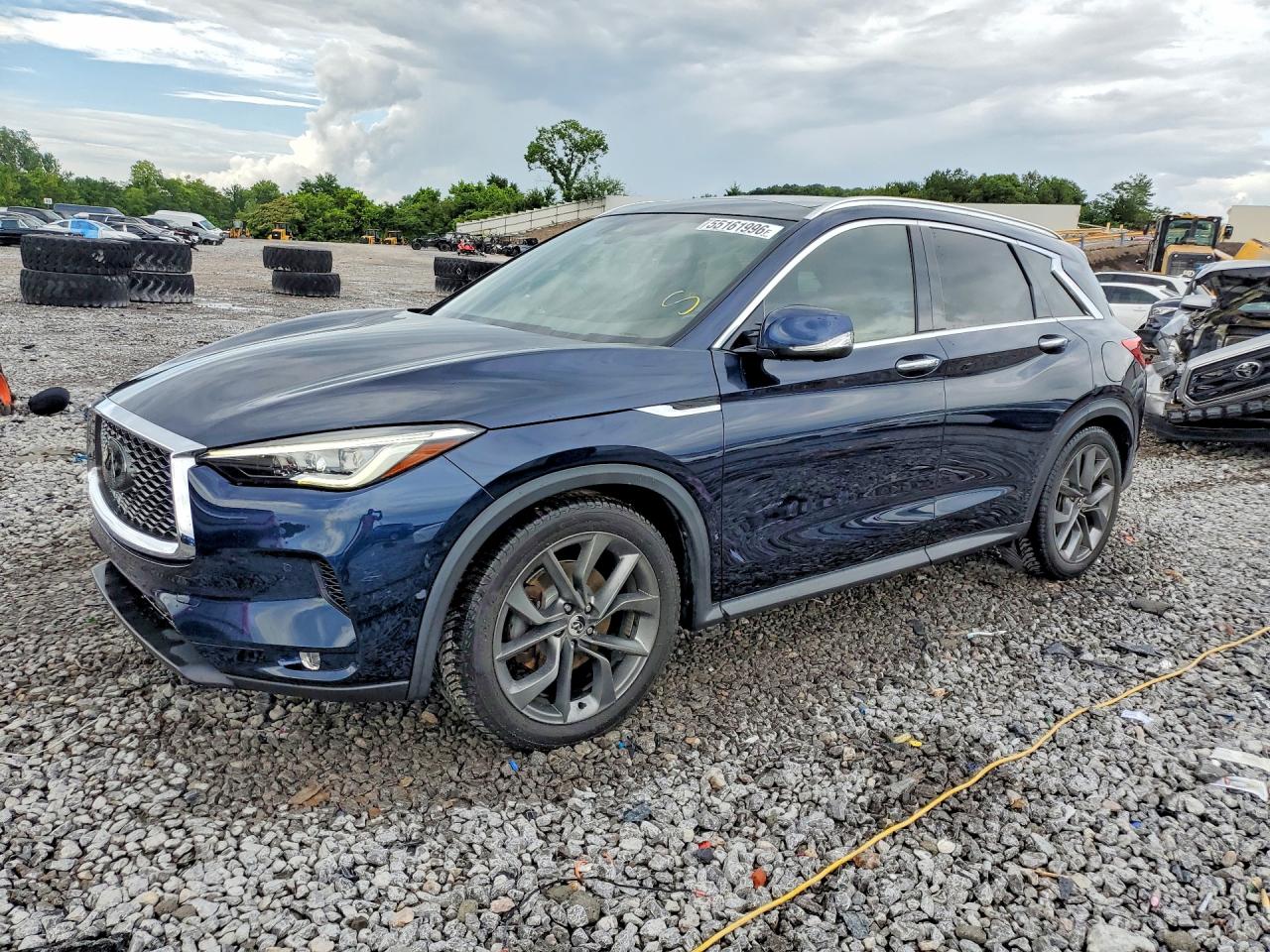 Salvage INFINITI Qx Image