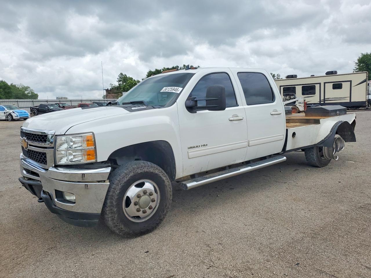 Salvage Chevrolet Silverado Image
