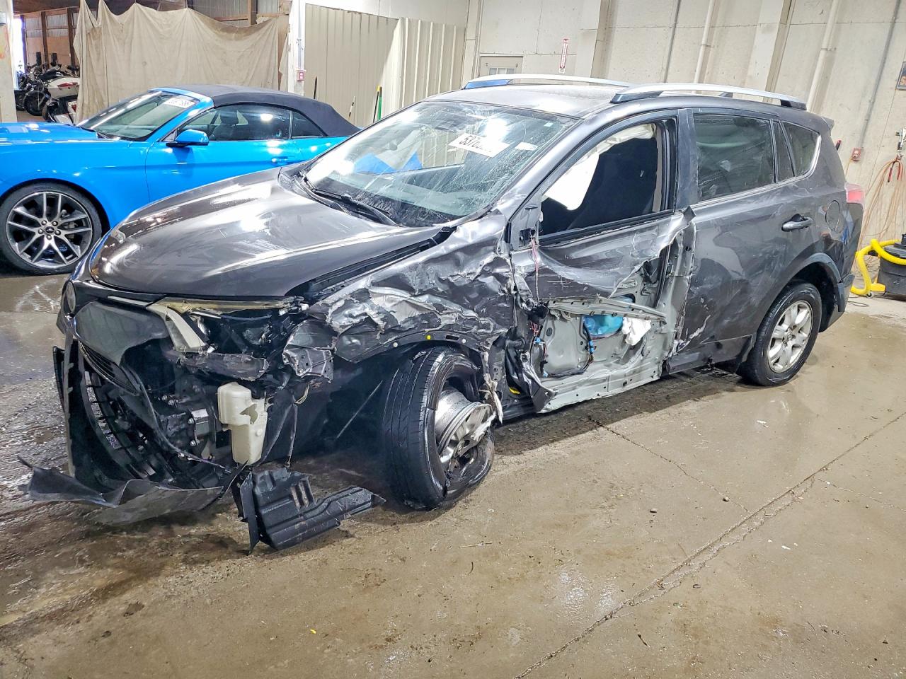 Salvage Toyota RAV4 Image