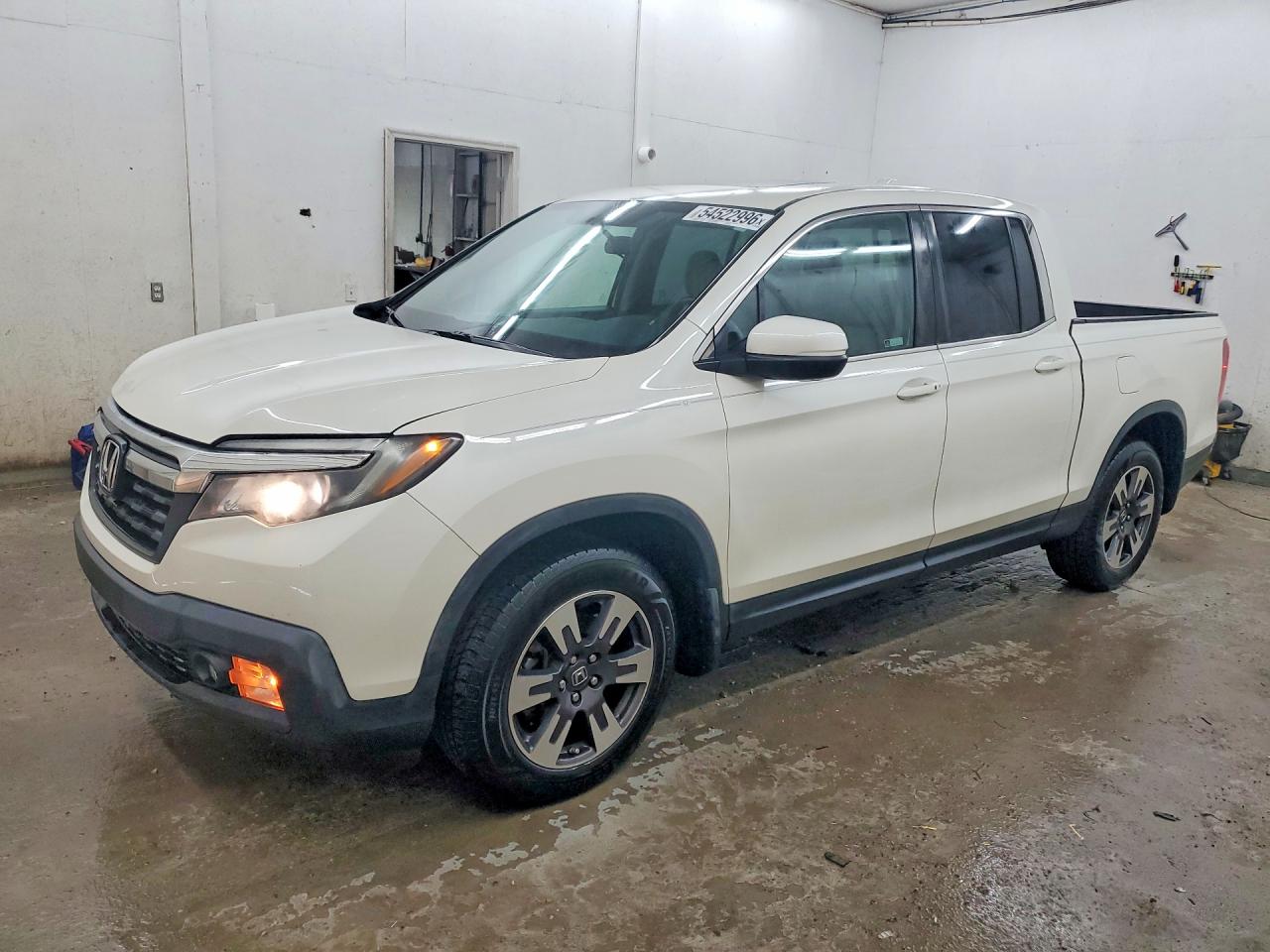 Salvage Honda Ridgeline Image