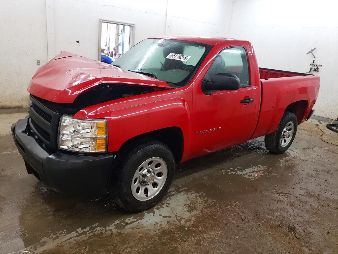 Salvage Chevrolet Silverado Image