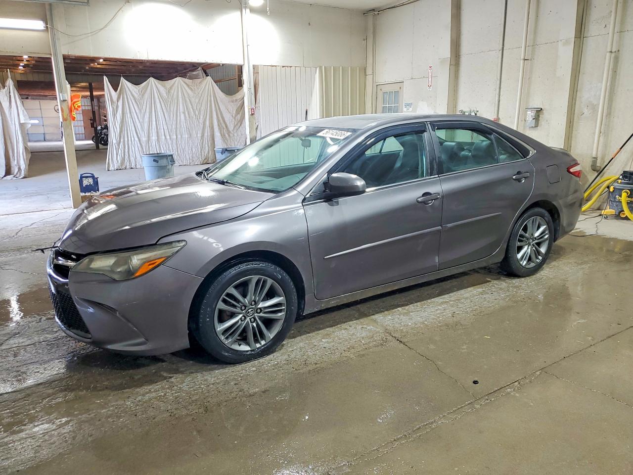 Salvage Toyota Camry Image
