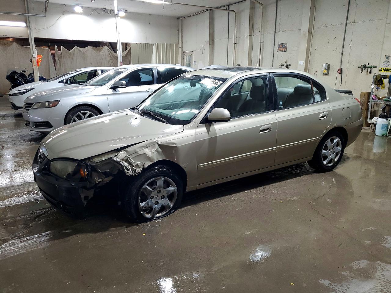 Salvage Hyundai ELANTRA Image