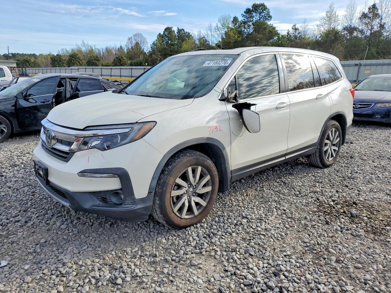 Salvage Honda Pilot Image