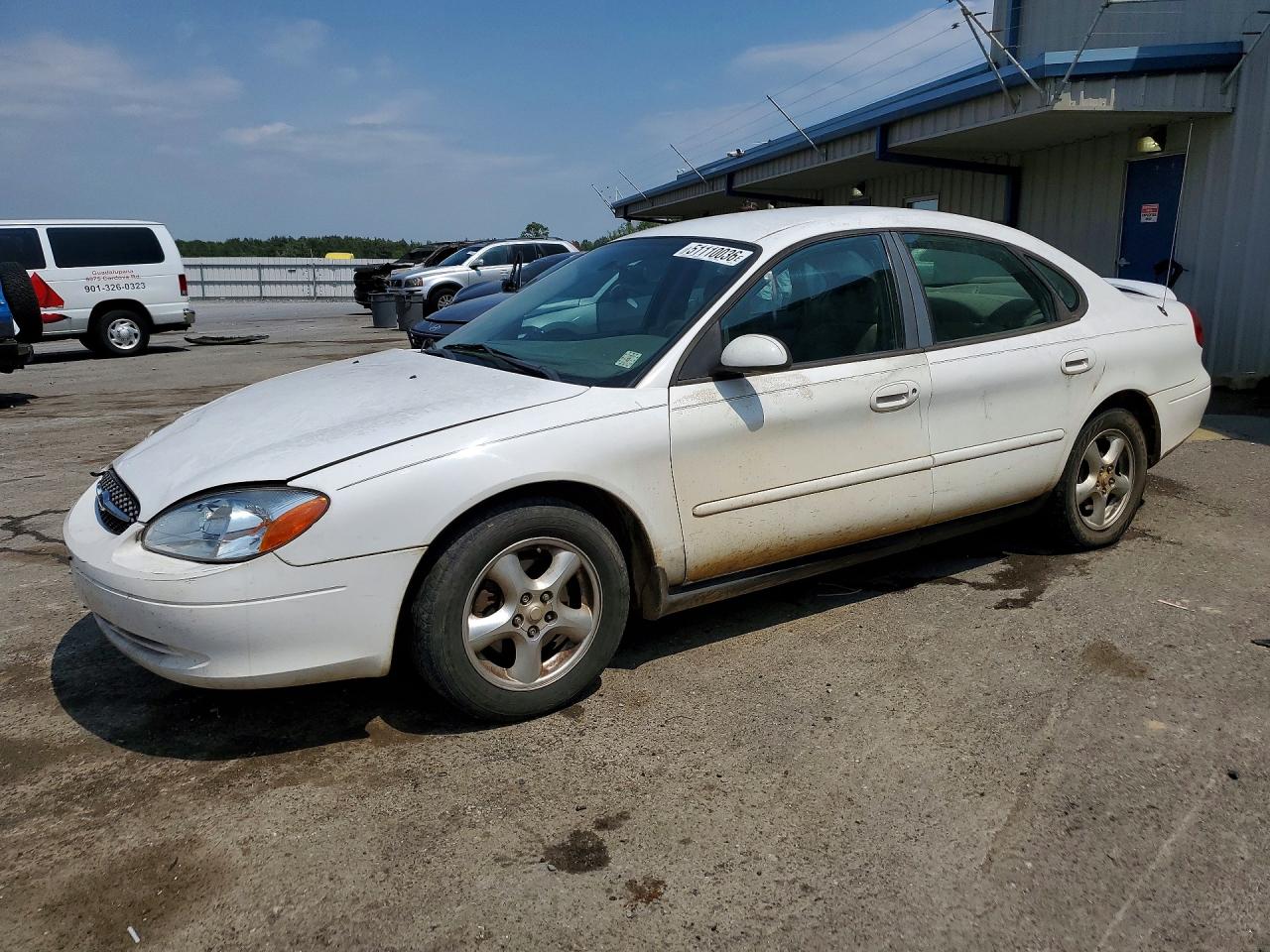 Salvage Ford Taurus Image